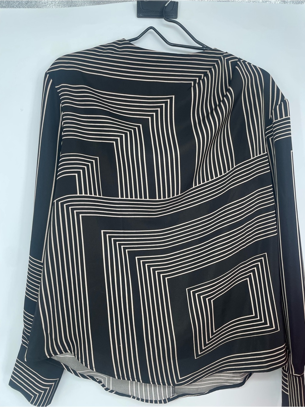 H&M Black Cream Geometric Striped Draped Front Long-sleeve Work Blouse - Picture 8 of 8